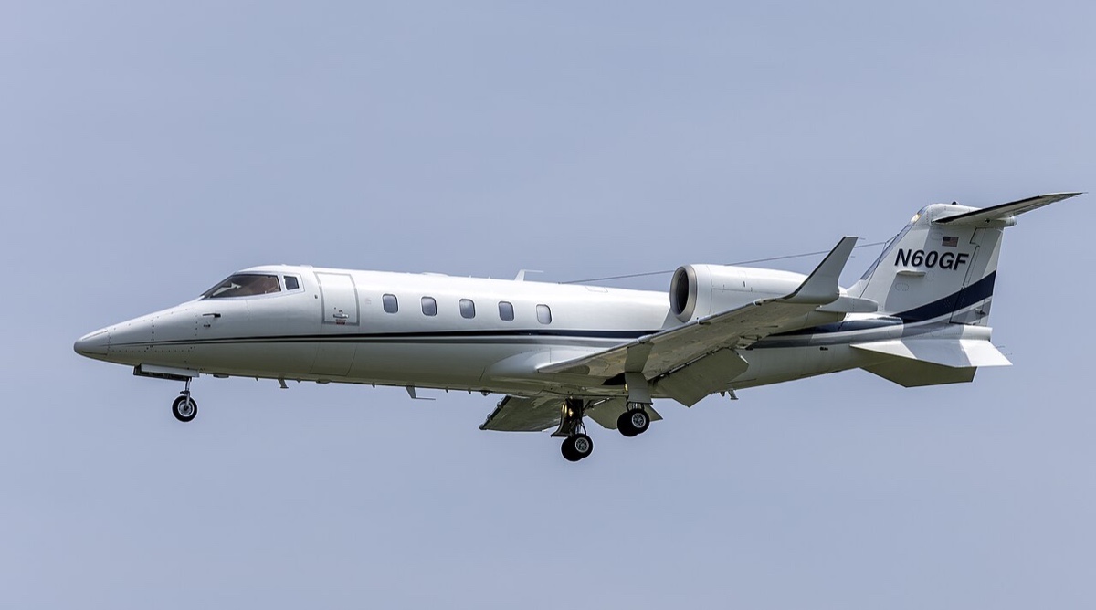 Learjet 60 charter private jet exterior thumbnail 4