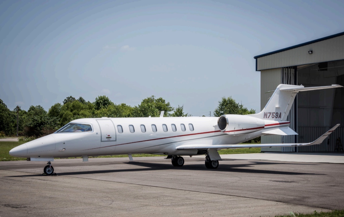 Learjet 75 — charter private jet