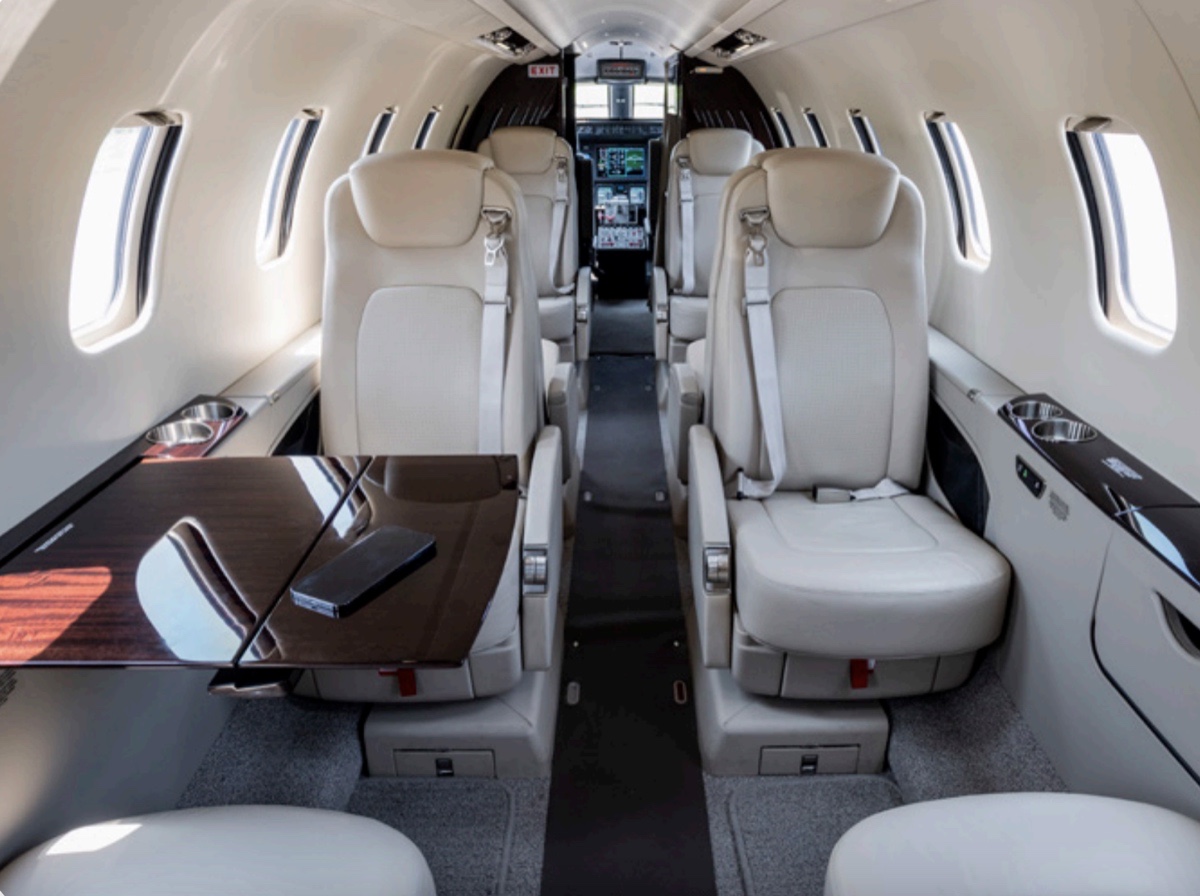 Learjet 75 charter private jet exterior thumbnail 3