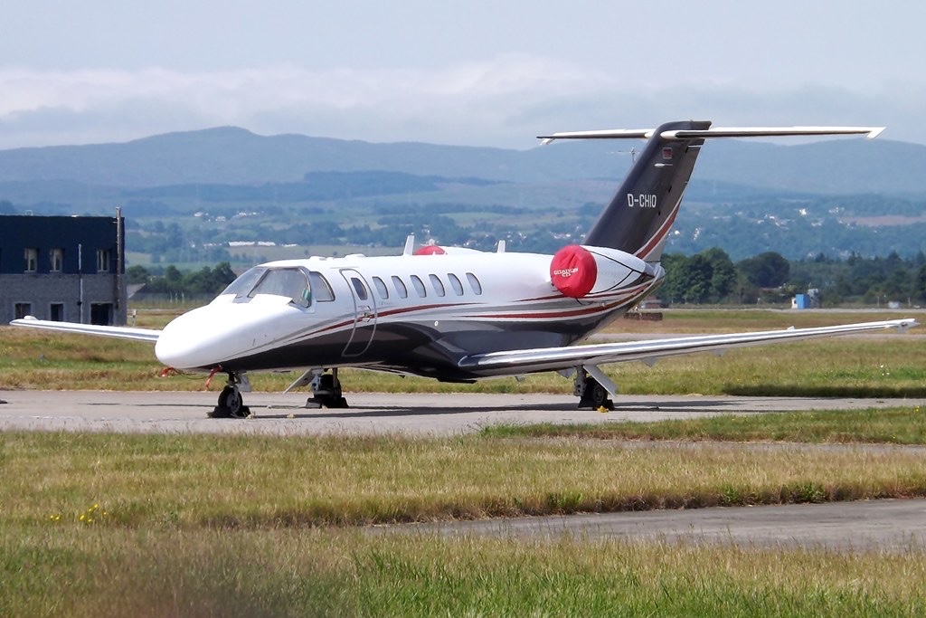 Citation CJ3 charter private jet exterior thumbnail 5