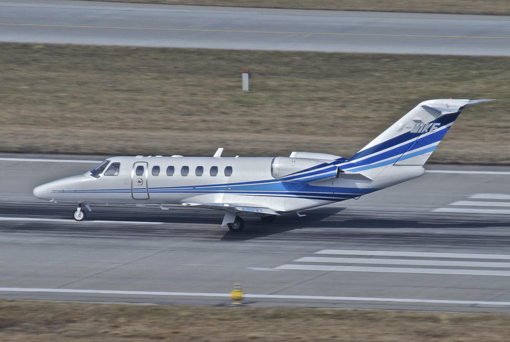 Citation CJ3 charter private jet exterior thumbnail 6