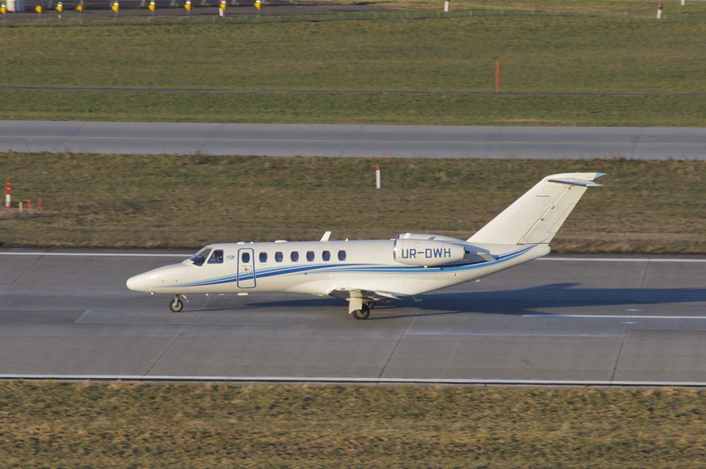 Citation CJ3 charter private jet exterior thumbnail 8