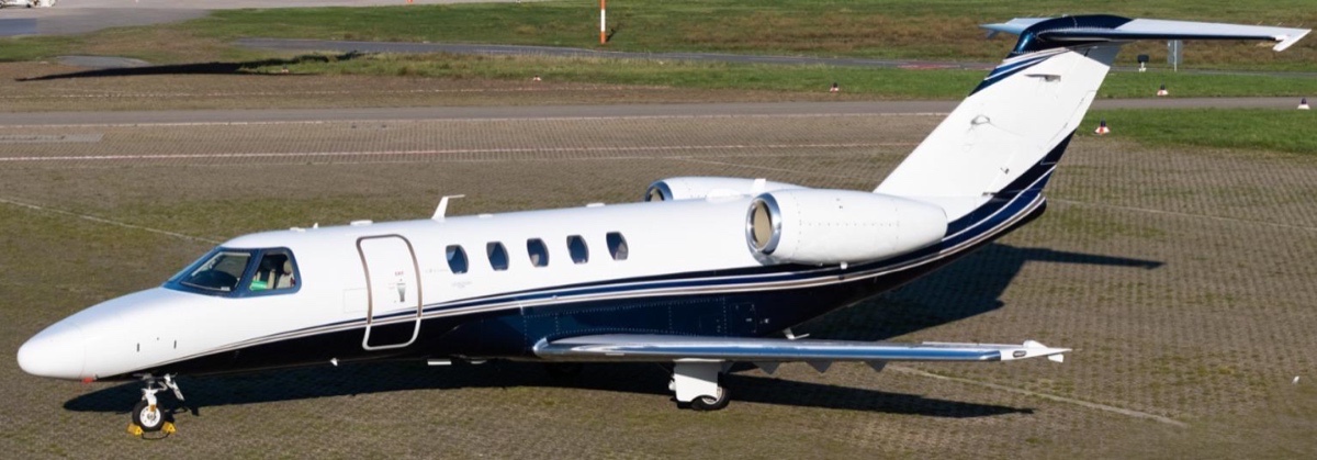 Citation CJ4 charter private jet exterior thumbnail 3