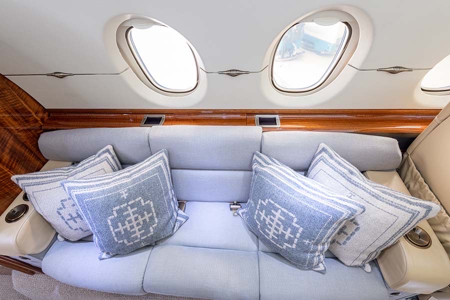 Hawker 900XP charter private jet exterior thumbnail 7