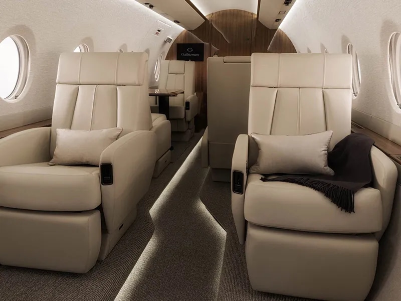 Gulfstream G280 charter private jet cabin interior thumbnail 6