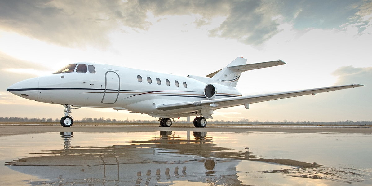 Hawker 800XP charter private jet exterior thumbnail 6