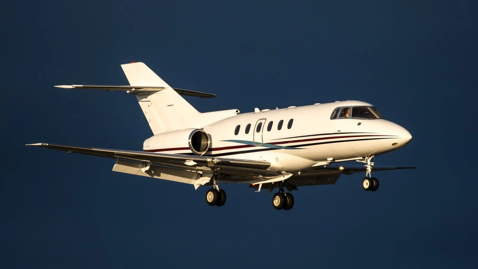 Hawker 800XP — charter private jet